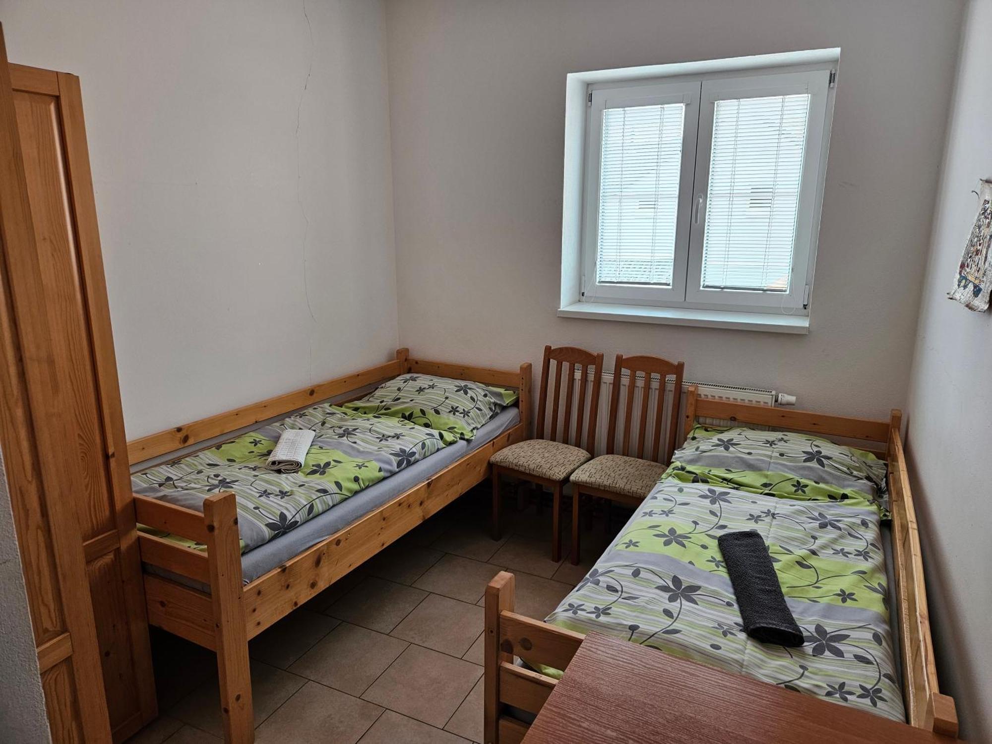 Penzion & Ubytovani Chrast  Extérieur photo