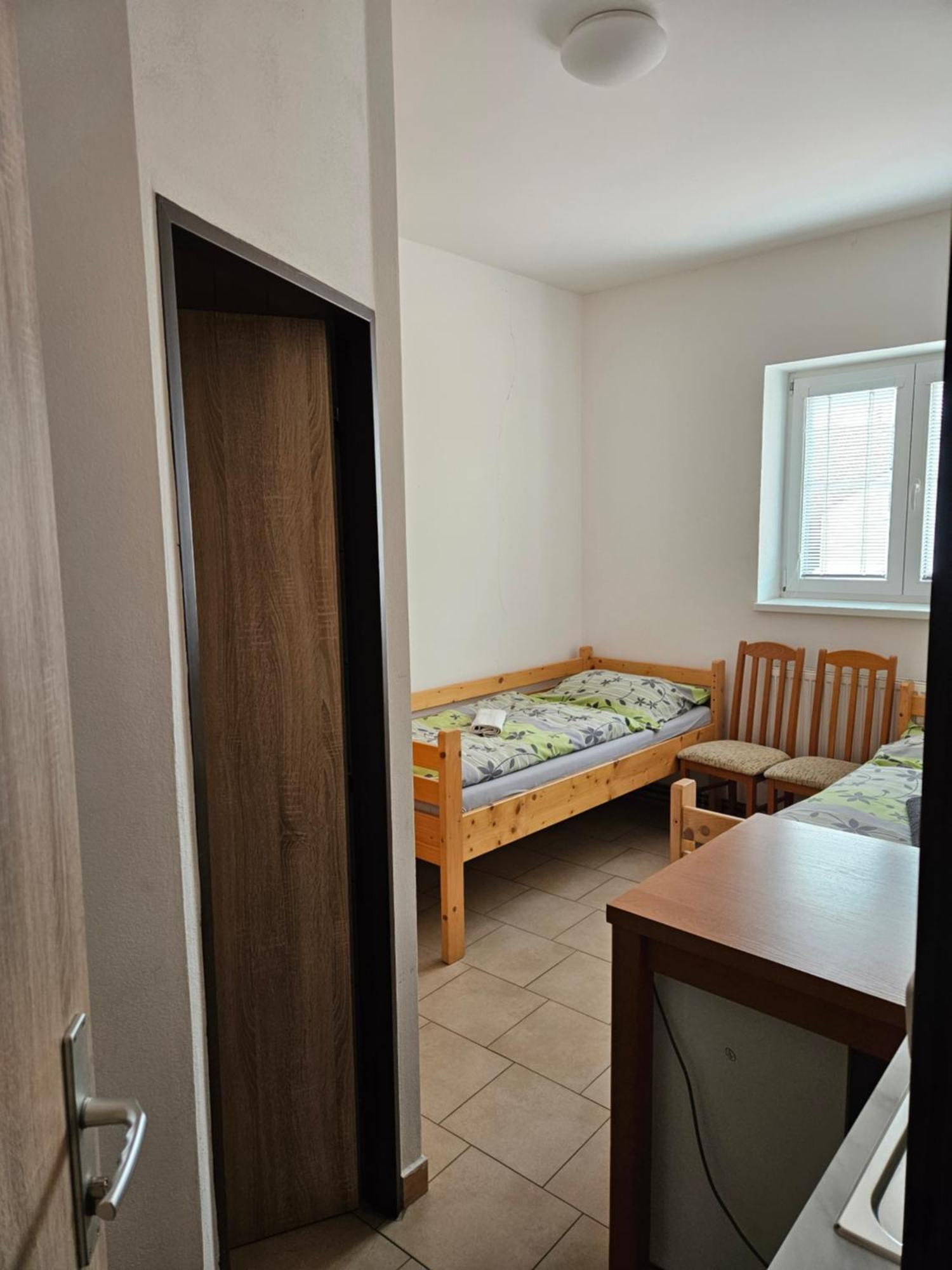 Penzion & Ubytovani Chrast  Extérieur photo